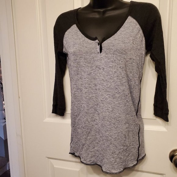 Wilfred Free Grey 3/4 Sleeve Baseball Tee - Picture 2 of 4